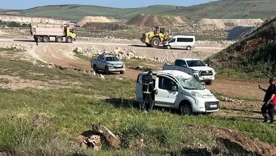 Mardin'de Trafik Kazası: Dört Kişi Yaralandı, Detaylar Ortaya Çıktı