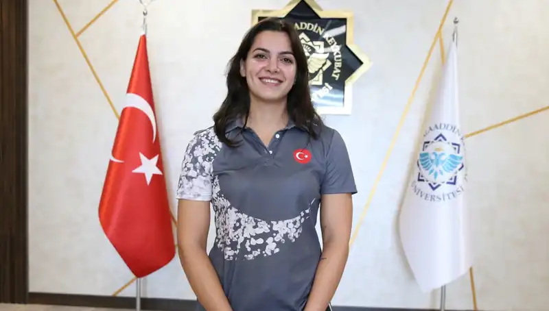Altın Madalya Kazanan Esra'nın Gözde Hedefi: Dünya Şampiyonluğu