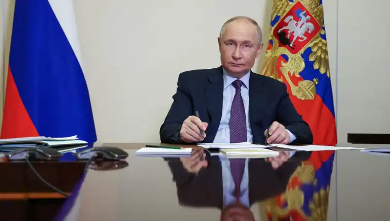 Putin, Esad'ı Savaşın Ortasında Terk Etmiyor: Nedenleri ve Sonuçları