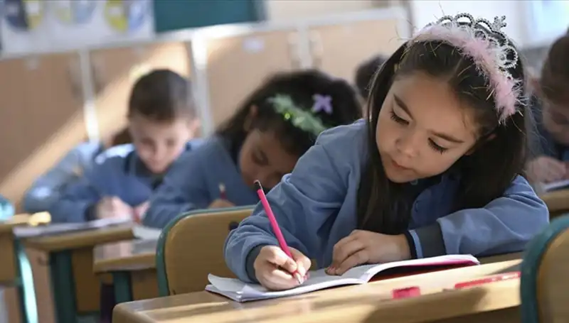 Okullar Ara Tatil Sonrası Ne Zaman Açılacak? MEB 2024-2025 Takvimi Açıklandı