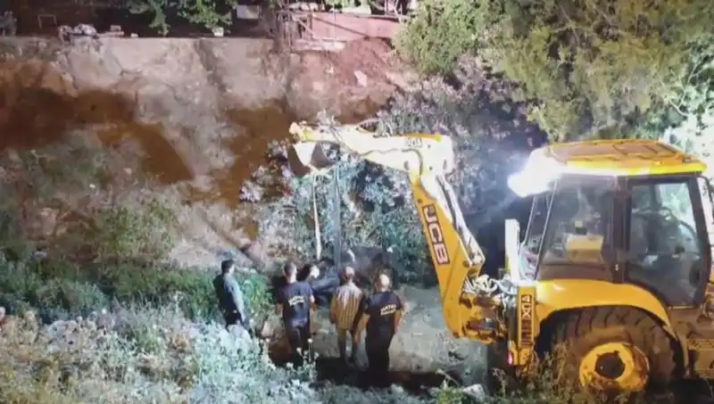 Hatay'da İnek İçin Gerçekleştirilen Kurtarma Operasyonu Göz Doldurdu