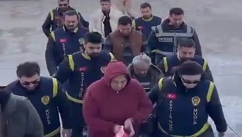 7 Yıl Sonra Ortaya Çıkan Çikolata Poşetinin Korkunç Sırrı!