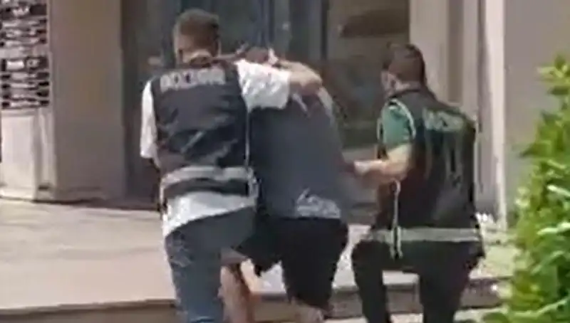 Sahte Dövizle Alışveriş Yapan Turist Türkiye'den Sınır Dışı Edildi