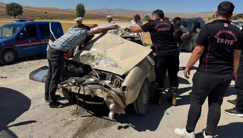 Kahramanmaraş’ta Kamyonet ve Otomobil Çarpıştı: 4 Yaralı