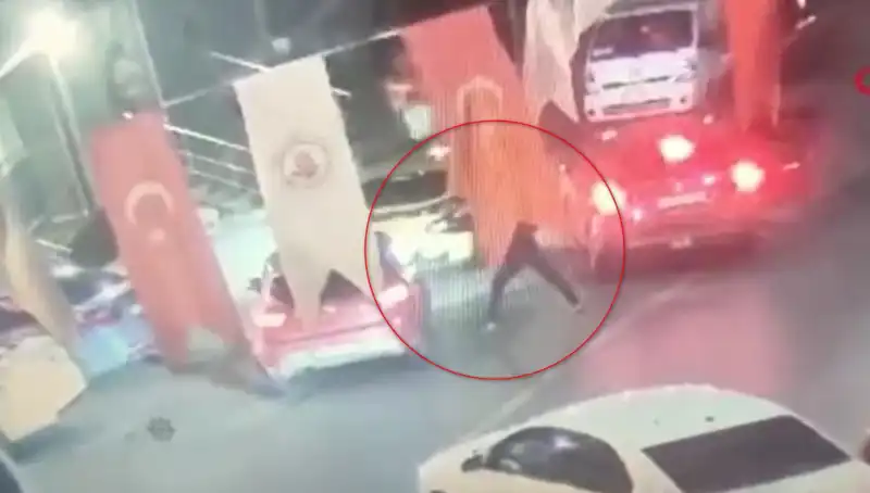 Genç Adam Otomobilinde Kurşun Yağmuruna Tutuldu: Olayın Korkunç Ayrıntıları