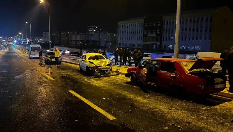 Kayseri'de Feci Kaza: 11 Araç Zincirleme Çarpıştı!