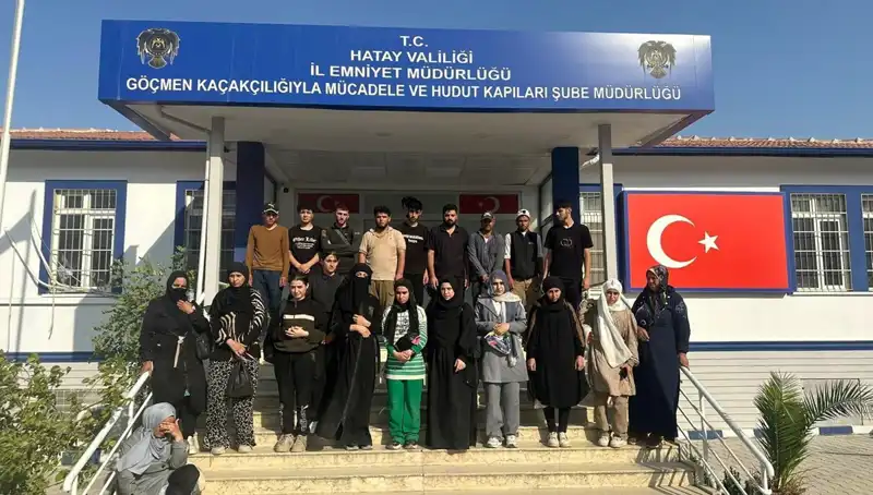 Minibüste 24 Göçmen: Yolculukları Sıradışı ve Tehlikeli Talepler