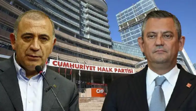 CHP Kuruluş Töreni: Özgür Özel'i Karşılamak İçin Bekleniyor