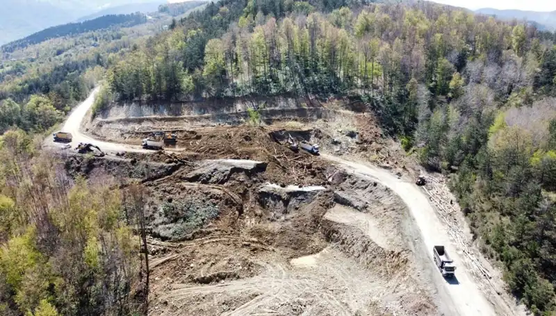 Kastamonu-Çatalzeytin Kara Yolunda Heyelan: Ulaşım Aksamaları Başladı