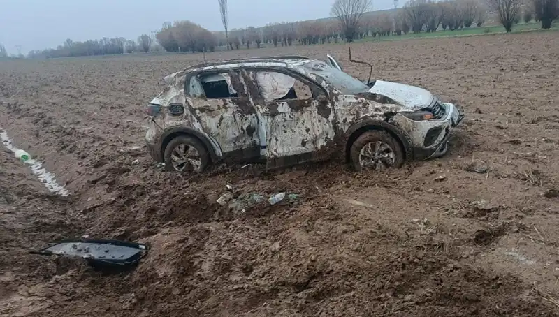 Otomobil Şarampole Devrildi: İki Yaralı, Kaza Anının Detayları