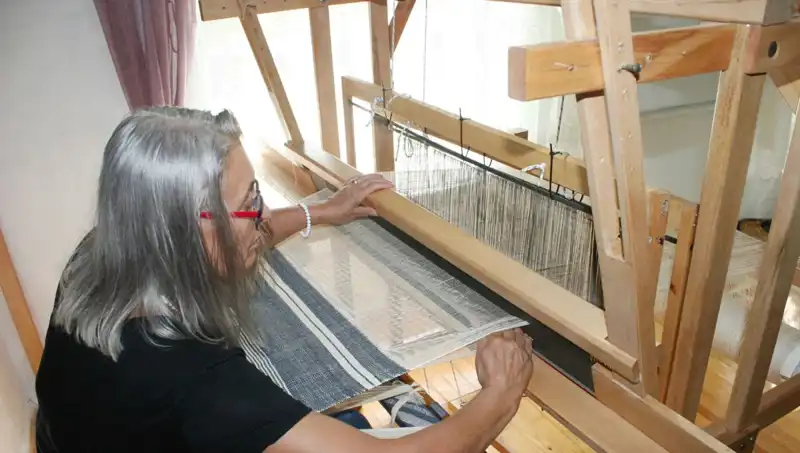 Eski Giysi İplerinden Harika Eşyalar: Sürdürülebilir Moda Sanatı