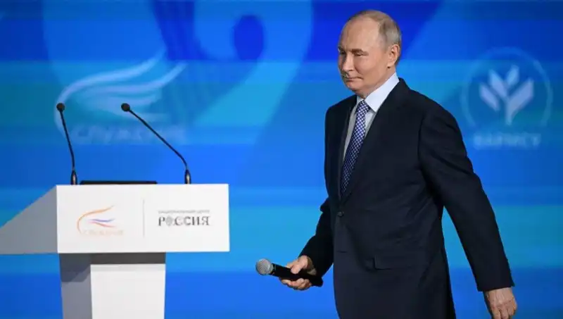Rusya'da Yabancı Ajan Yasası: Putin'in Dönüşüm Hamlesi