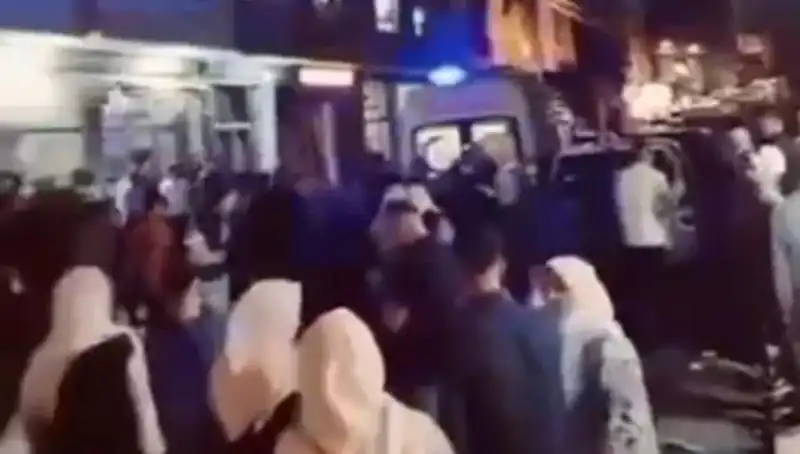 14 Yaşındaki Kader Balkondan Düşerek Hayat mücadelesi Veriyor