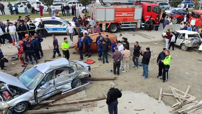 Bayram coşkusuna gölge düşüren kaza: 11 ölü, 18 yaralı