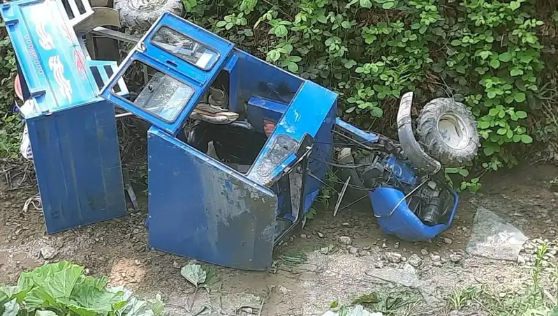 Kontrolden Çıkan Pat Pat Aracı Dereye Devrildi: 2 Yaralı