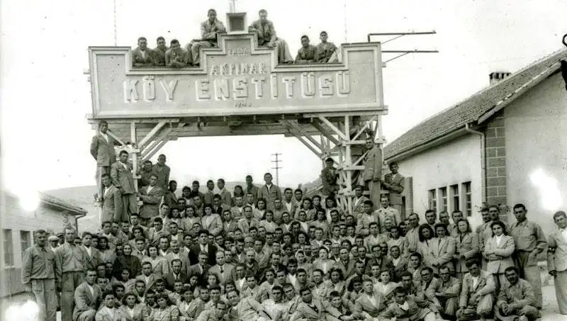 17 Nisan: Eğitim Devrimi ve Köy Enstitüleri'nin Önemli Yıl Dönümü