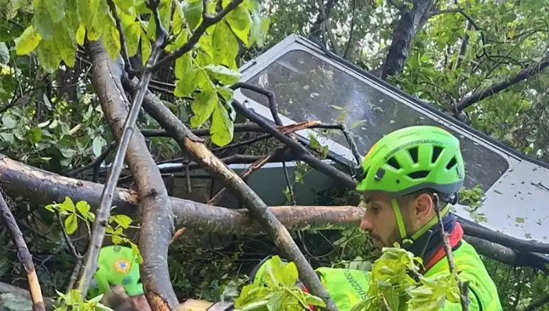 İtalya'da Teleferik Faciası: Halat Koptu, Dört Hayat Kaybı