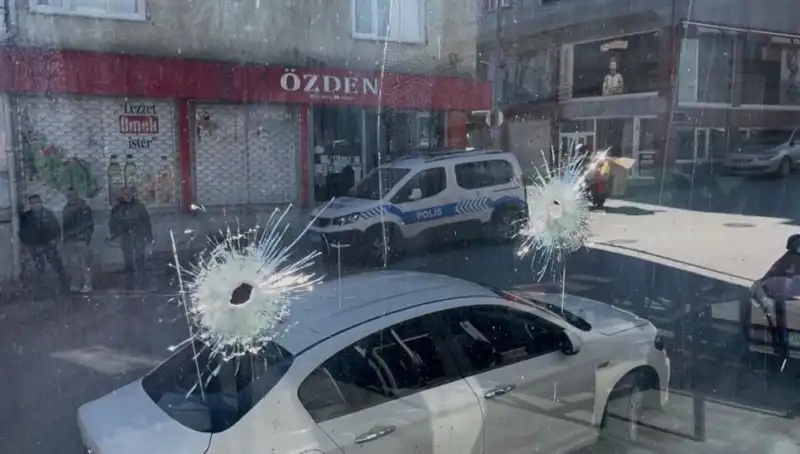Bursa'da Kıraathane Kurşunlandı: Olayın Ardındaki Sır Perdesi