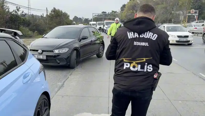 Emniyet Şeridini İhlal Eden Sürücü, Şaşırtıcı Bir Habere İmza Attı