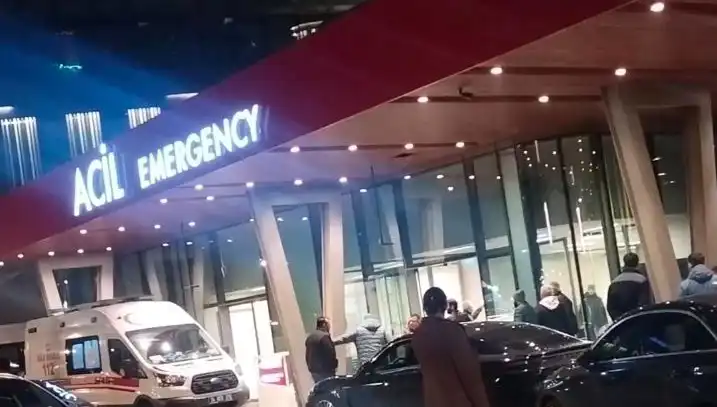 Telefon Görüşmesi İçin Dışarı Çıkan Genç, Silahlı Saldırıda Hayatını Kaybetti