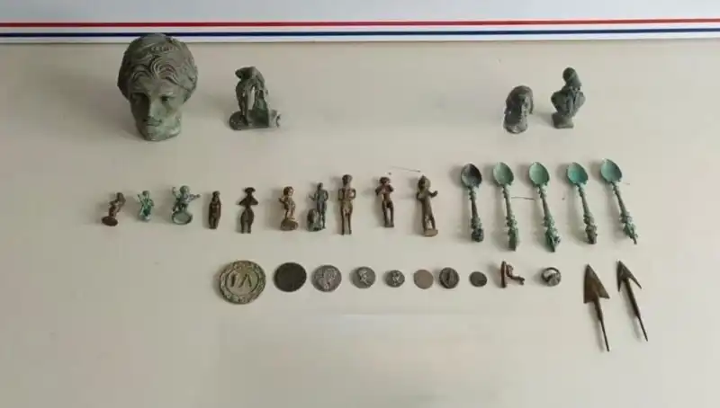 Roma Dönemine Ait Tarihi Eserler El Konuldu: Kültürel Miras Korunuyor