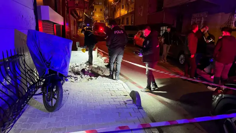 Küçükçekmece'de Plakasız Motosikletle Saldırı: Şaşkınlık Yaratan Olay