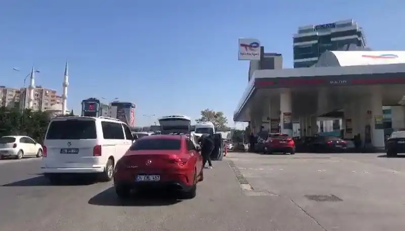 Deprem Sonrası Akaryakıt İstasyonlarında Oluşan Kuyruklar Neden Büyüyor?