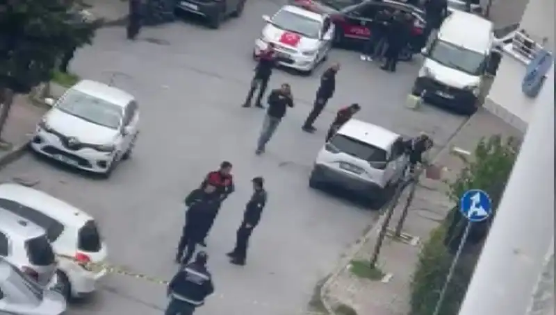 Yolda Yürüyen Genç, Kurşun Yağmuruna Tutulmanın Korkunç Anlarını Yaşadı