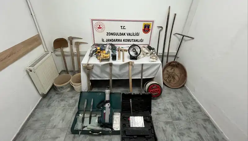 Çaycuma'da Kaçak Kazı Şoku: 5 Kişi Suçüstü Yakalandı